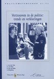 L. Van Der Veer boek Vertrouwen in de politie Paperback 9,2E+15