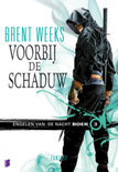 Brent Weeks boek Voorbij de schaduw Paperback 35290886