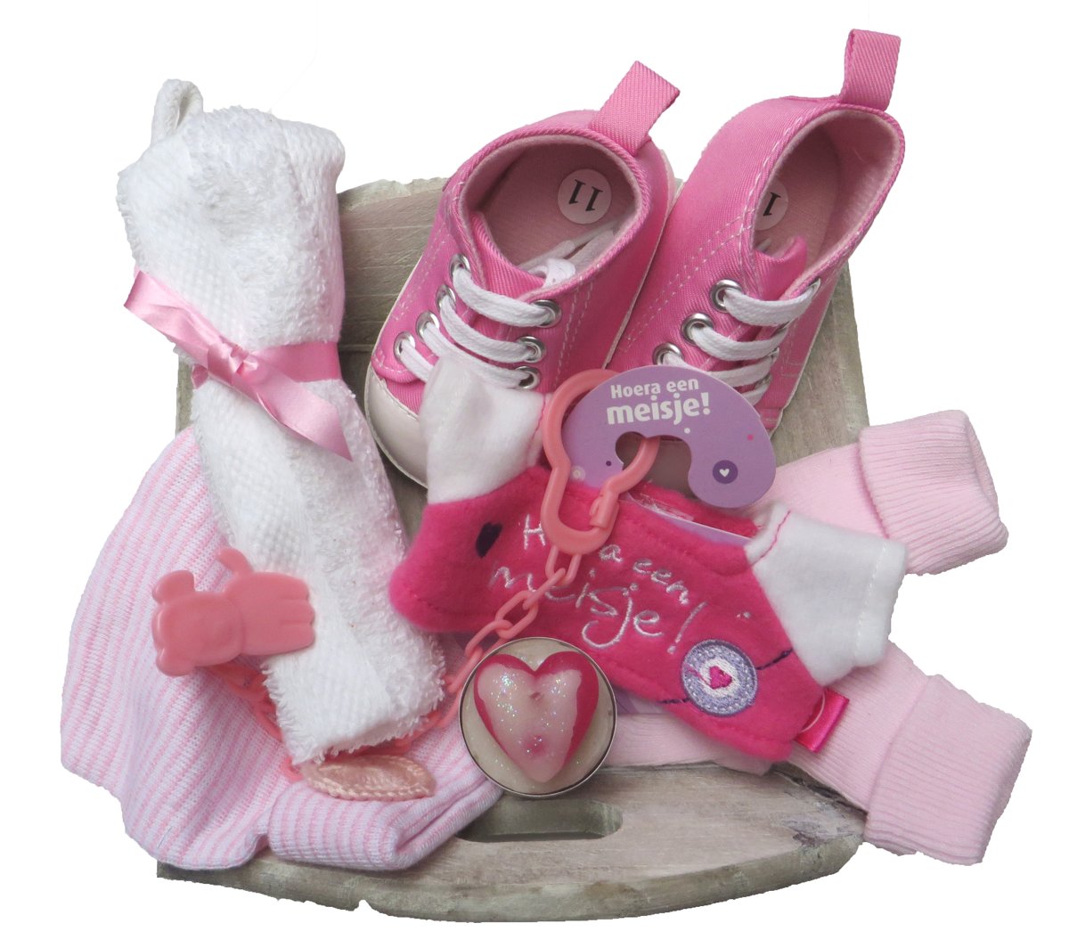 Kraam cadeau geboorte dochter meisje 8 delig met roze baby sneakers