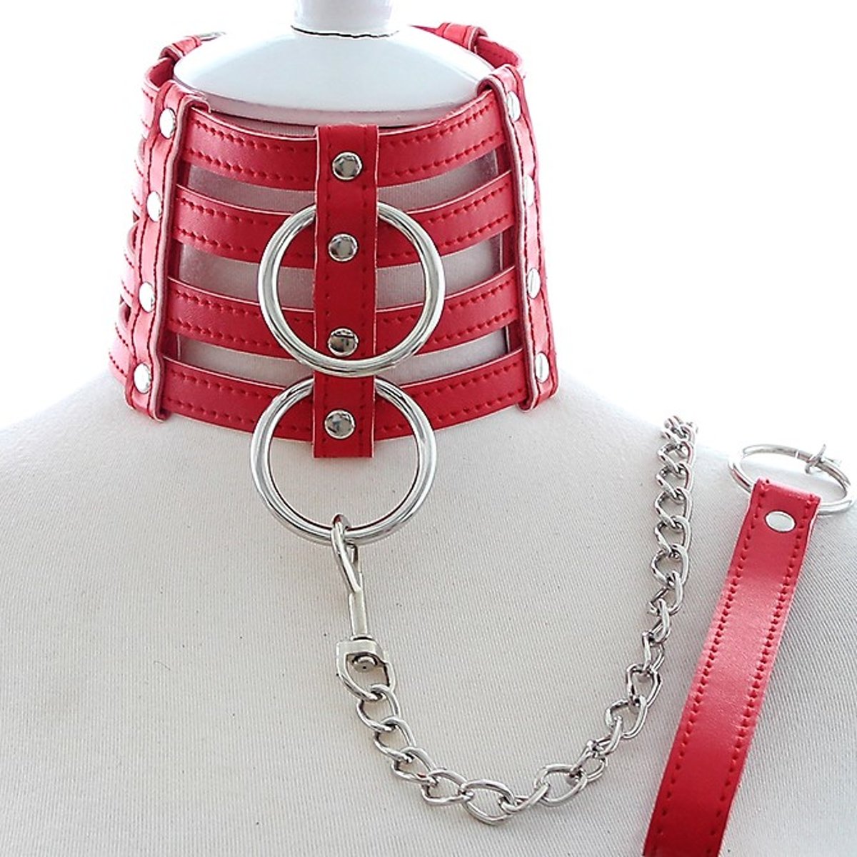 Foto van Banoch - Collar & Leash Flamboyante Red - rode pu leren halsband met riem - bdsm