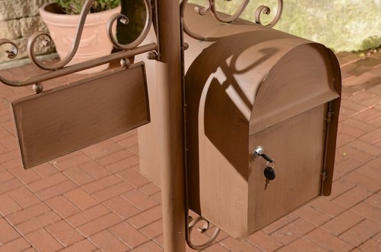 Clp Brievenbus CHARLIZE, vrijstaande nostalgische brievenbus, mailbox, 150 cm, met naamplaatje, ontwerp nostalgisch antiek - antiek-bruin