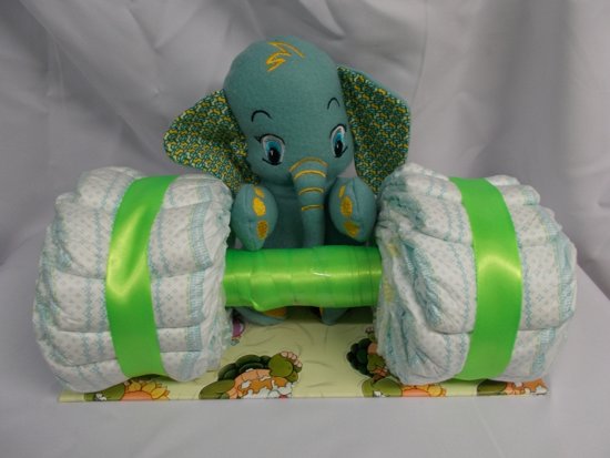 Gewichtheffer met knuffel olifant olli groen