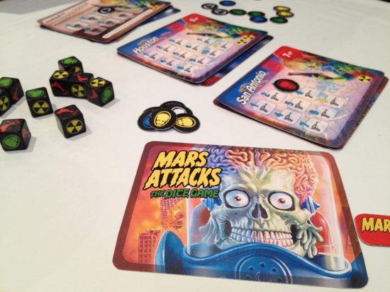 Thumbnail van een extra afbeelding van het spel Mars Attacks the Dice Game - Dobbelspel