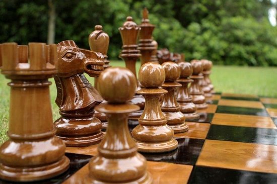 Thumbnail van een extra afbeelding van het spel Exclusief Teak houten schaakspel, 30 cm hoog