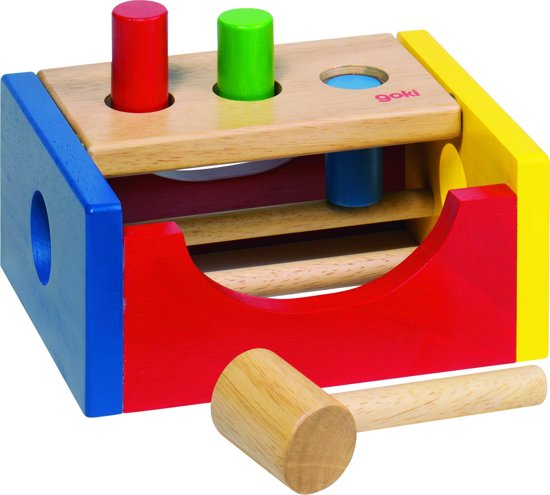 Afbeelding van het spel KLOPBANK 20x16x8,5cm, met 3 houten pennen en 1 hamer, bovenk