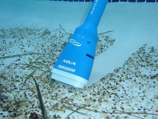 Aqua Broom zwembadstofzuiger op batterijen
