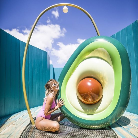 Opblaasbare avocado met pit - Avocado luchtbed - Strandbal - Luchtbed zwembad - Opblaasfiguur - Limited Edition