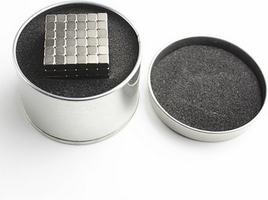 Thumbnail van een extra afbeelding van het spel 216 kleine vierkante sterke magneten in blikje - Buckyballs - Neocubes zilver