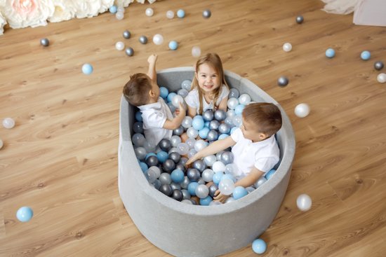 FUJL - Ballenbak - Speelbak - Licht blauw - ⌀ 90 cm - 200 ballen - Kleuren - Zilver - Parel  -baby blauw - Transparant