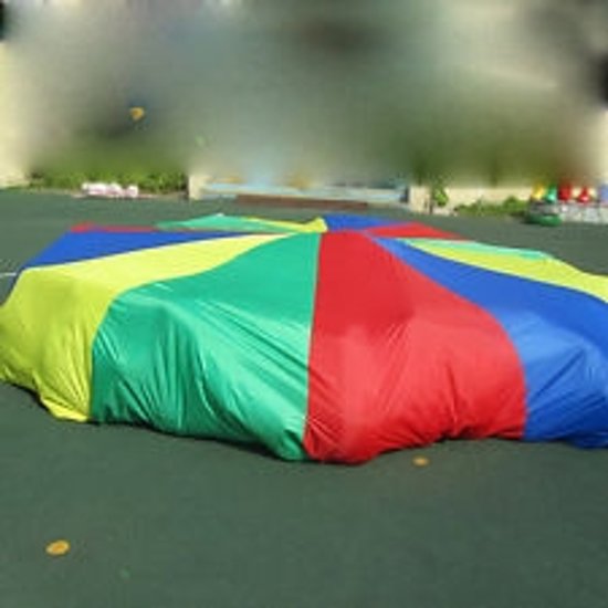 Thumbnail van een extra afbeelding van het spel XL speel parachute 2.50m in vele kleuren