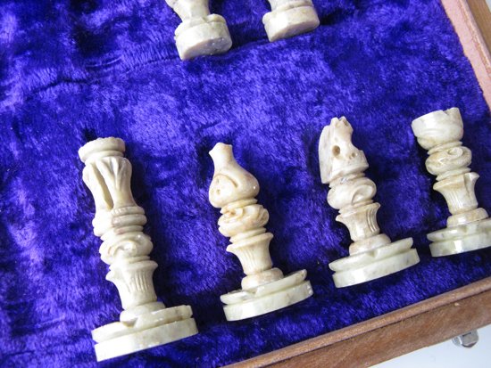 Thumbnail van een extra afbeelding van het spel Schaakspel in luxe houtenkist.
