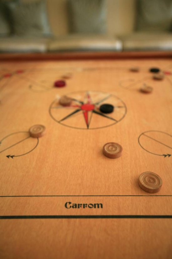 Thumbnail van een extra afbeelding van het spel Carrom Set - 7kg, Topspel uit Azie, - uit ECO hout, met transsporttasvoor de stukken