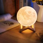 Moon Lamp – 3D Print Maan Lamp op houten staander – USB Oplaadbare Maanlamp met 2, touch controle, kleurstanden – Sfeerlamp en Leeslamp - LED Nachtlamp - ø 12 cm.