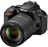 Nikon D5600 + AF-S 18-140 VR + 16GB + Tas
