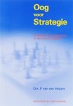 P. van der Velpen boek Oog voor strategie Paperback 38108081
