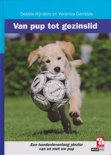 Debbie Rijnders boek Van pup tot gezinslid Hardcover 9,2E+15