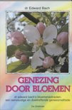 E. Bach boek Genezing door bloemen Paperback 35715600